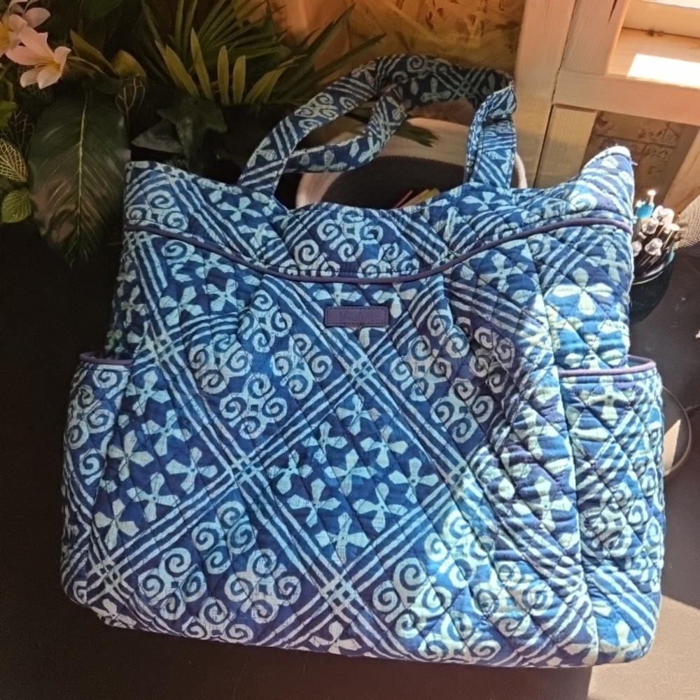 Vera Bradley Medium Pleated Blue tote purse bag retired print Navy blue Pattern